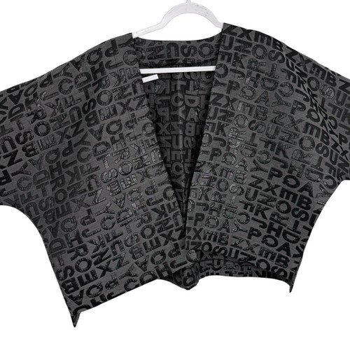 Heydari Avantgarde Alphabet Buchstaben Grafik Crop Kimono Jacke Einheitsgröße grau schwarz - Bild 4 von 12