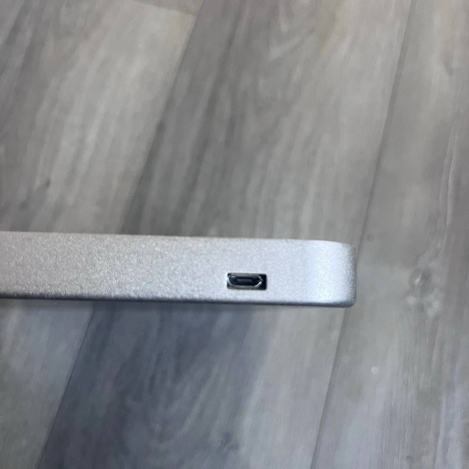 Funda con teclado inalámbrico Logitech Zagg Y-R0023 para iPad/Samsung Galaxy Tab 2011 Foto 4 de 4