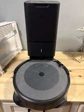 iRobot Roomba i3 Robot Vacuum + Clean Base Au...