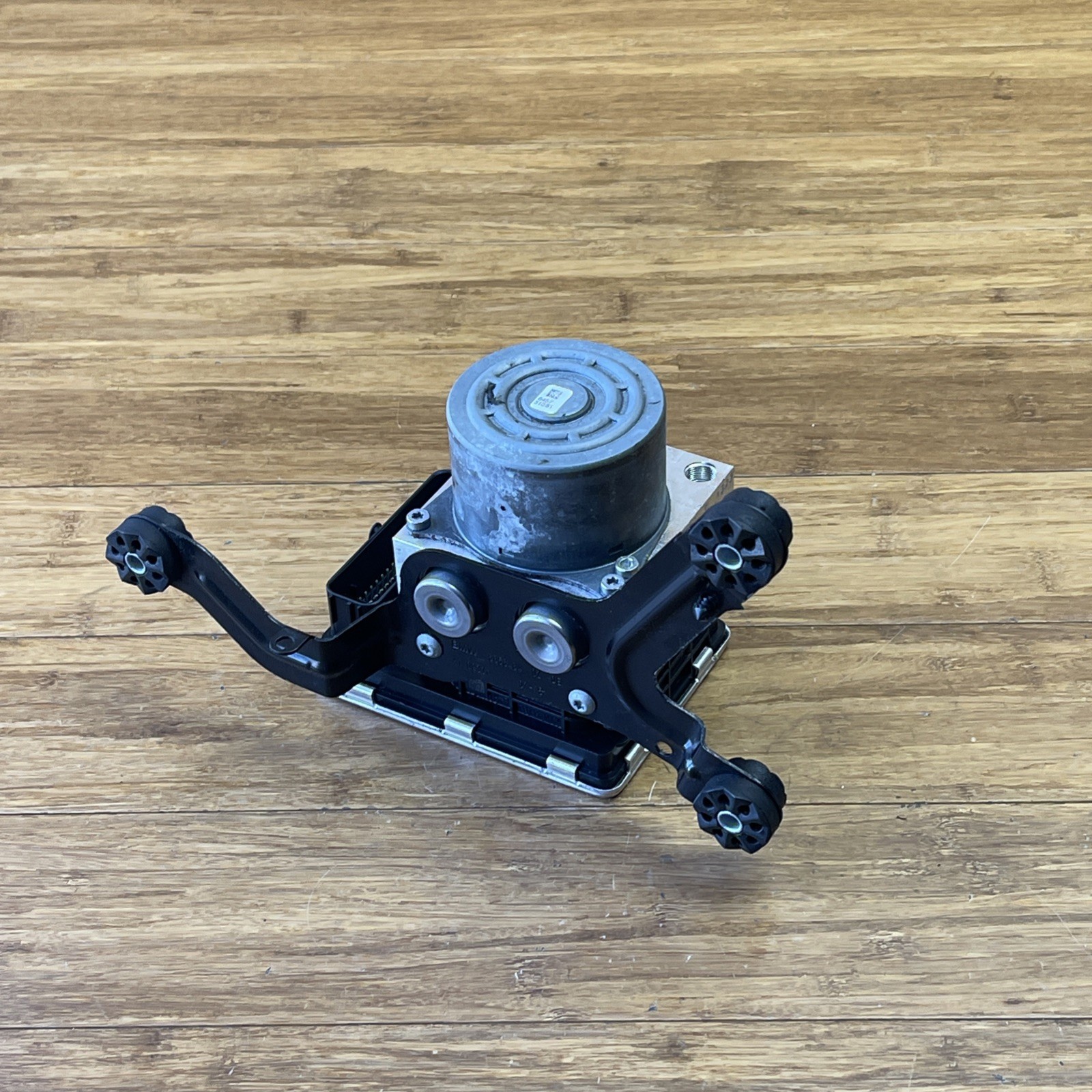 2014-2020 BMW I8 I12 1.5L AWD Anti Brake Lock ABS Pump Module Assembly OEM