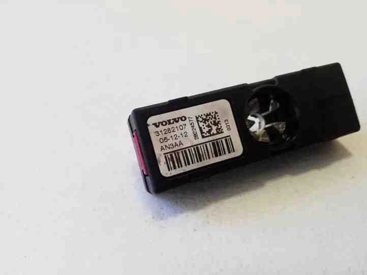 Amplificador de antena VOLVO V40 Cross Country 526 31282107 1.6 Diesel 26235029 Foto 2 de 4