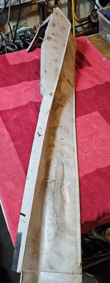 Defletor de pedra para-choque dianteiro Ford Granada 1978 1979 NOS D8DB-17805-AWB - Imagem 2 de 4