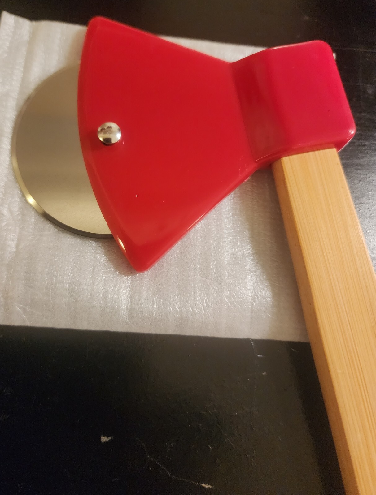 AXE PIZZA CUTTER Unique Gift Cool Kitchen Gadget that ACTUALLY WORKS