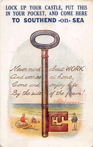 POSTCARD COMIC SOUTHEND ON SEA LOCK UP YOUR CASTLE KEY - 第 1/2 張圖片