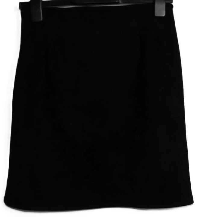 EX-STORE MINIFALDA ACANALADA LATERAL TACTO PIEL TERCIOPELO/LUNAR NEGROTALLA 10/12 #485*