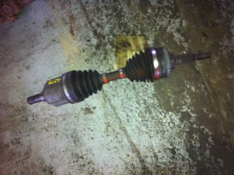 Eje delantero derecho de pasajero Oldsmobile Olds Achieva 94-98 2,4 litros Foto 2 de 4