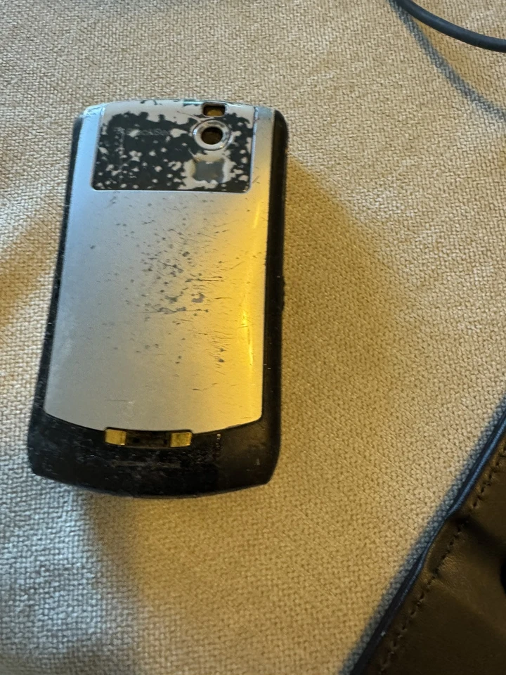 BlackBerry Curve 8330, Silver Verizon Smartphone, FOR PARTS Read - Image 2 of 4