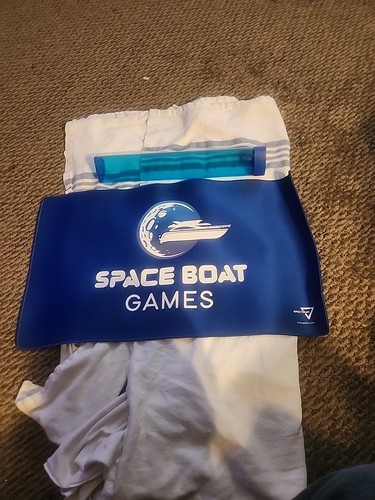 Spectrum Space Boat Games Mouse Pad With Monster Protector - 第 2/2 張圖片
