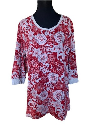 D&Co Women s Size Large Top. Multi Color Floral Patter. 3/4 Sleeves. Round Neck