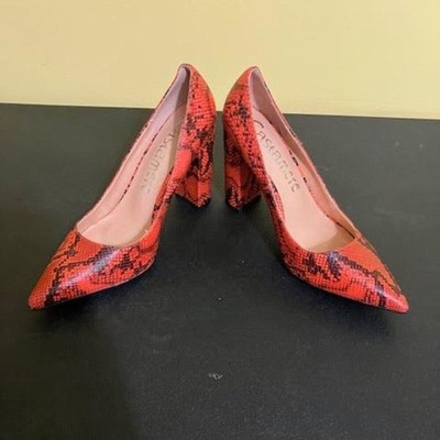 Castamere black and orange heels