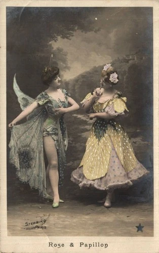 WOMEN'S POSTCARD