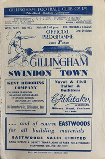 Gillingham v Swindon Town Div 3 (S) 1952/53