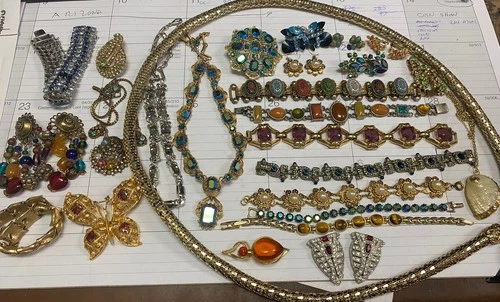 Vintage & Unique Costume Jewelry Mixed Collection**** Lot #5