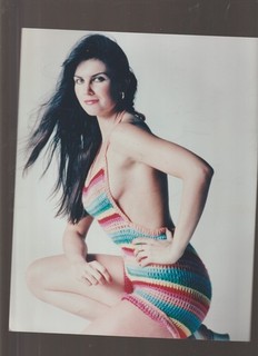 8X10 COLOR PHOTO OF CLOSE UP SEXY CAROLINE MUNRO