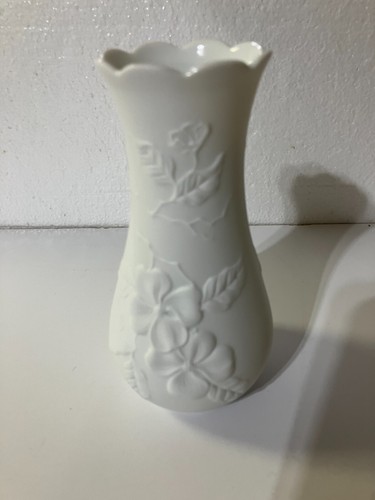Kaiser Bisque White floral vase scallop top 6 1/8" tall Signed & numbered