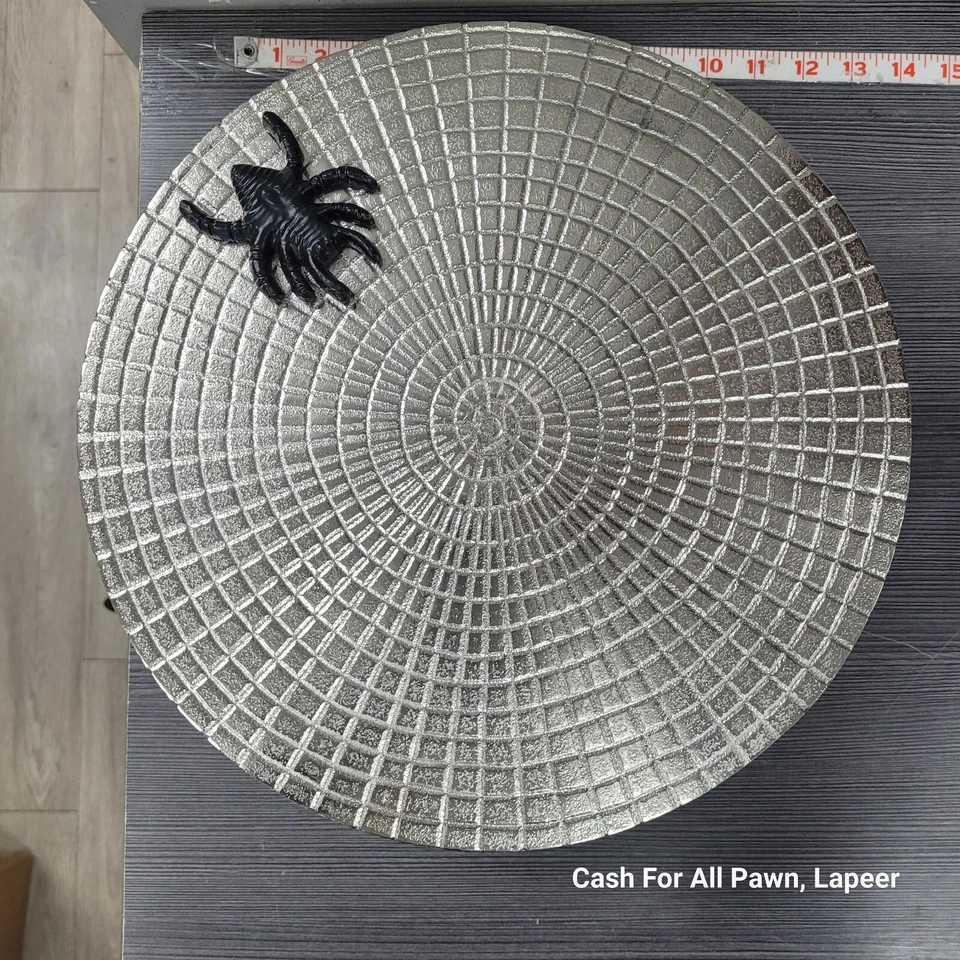 Plato de postre vintage fundido halloween tela de araña pastel pedestal plata postre insecto Foto 2 de 4