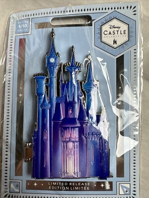 その他 Disney Castle Collection DisplayCase pin DISNEY CASTLE COLLECTION 10 PINS/COLLECTOR DISPLAY CASE +