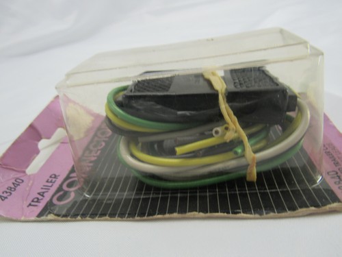 General TC43840 4-Pole Shrouded Flat trailer Connector Set 12" Wire Leads - Bild 3 von 6