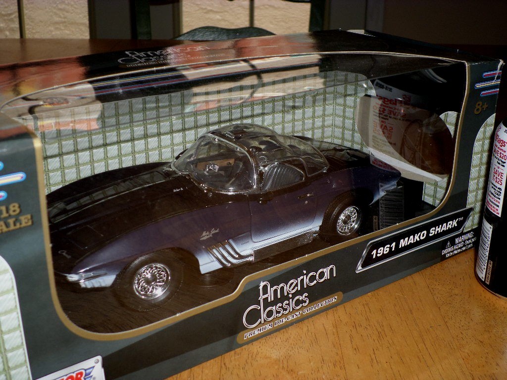 1961 MAKO SHARK - CORVETTE SPORT CAR, Die Cast Metal, Model