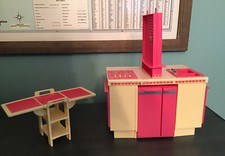 VINTAGE 1984 BARBIE DREAM KITCHEN SET MATTEL