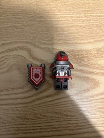 Lego Macy 70314 70323 70319 Nexo Knights Minifigure With Shield ￼