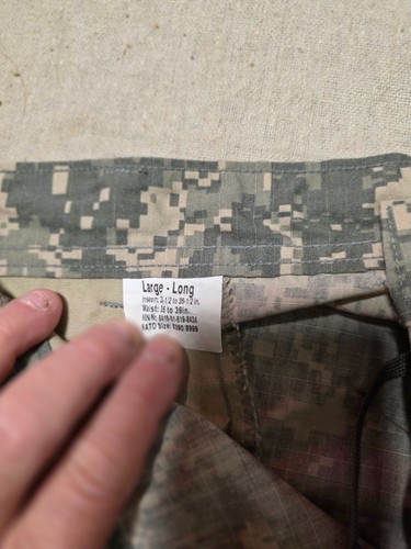 Authentic US Army Issue - ACU Uniform Set - Picture 12 of 14
