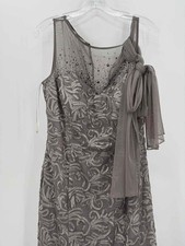 Pre-Owned Ignite Evenings Gray Size 14 Maxi Evening Gown