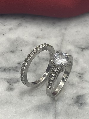 2 versilberte Ringe mit CZ Steinen