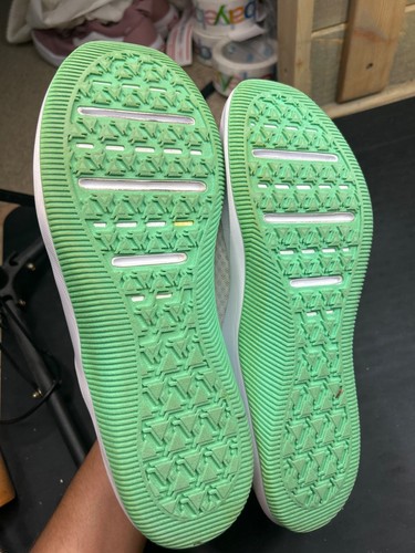 Nike MC Trainer Damengröße 10 weiß/grün sportliche Laufschuhe - Bild 9 von 9