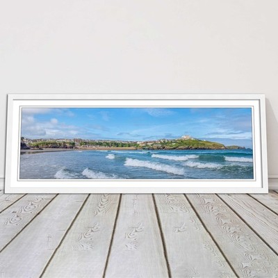 Newquay Bay. Panorama gerahmter Bilddruck. Bilderrahmen zur Auswahl.