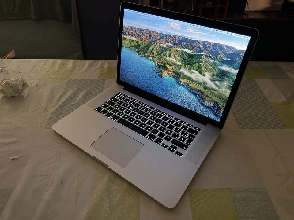 Apple MacBook Pro Retina 15,4 Zoll (256GB SSD, Intel Core i7 4.Gen, 2,2GHz_3,3_6, foto 3 de 5
