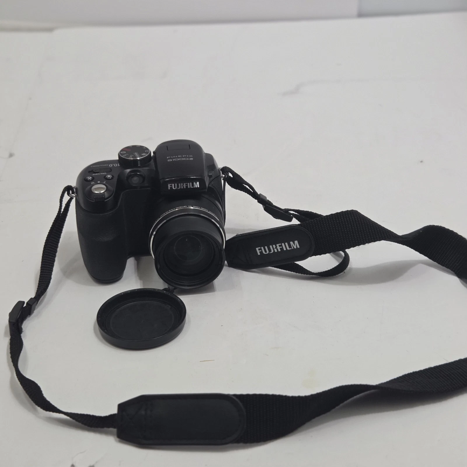 VTG Fujifilm FinePix S1000fd 10.0MP Digital Camera Black 12x Zoom Tested PWC