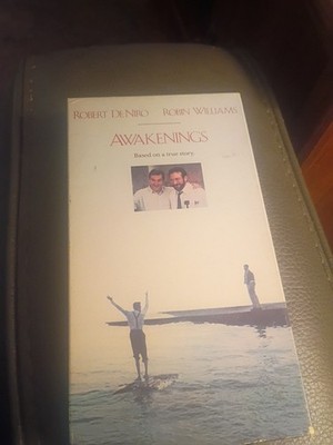 Columbia Pictures Awakenings VHS Drama 1990 NTSC PG De Niro Robin Williams