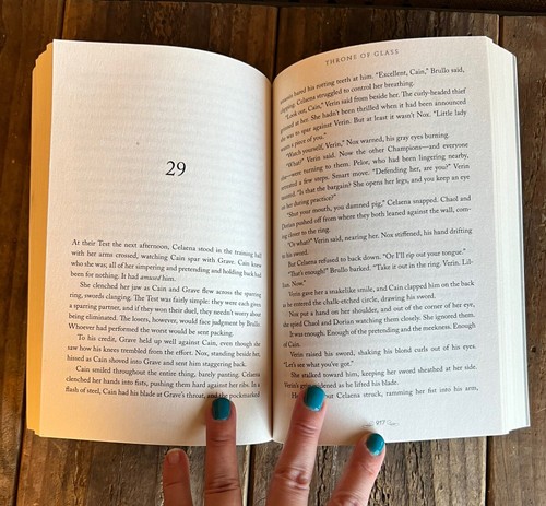 Throne of Glass (Throne of Glass, 1) - 第 6/6 張圖片
