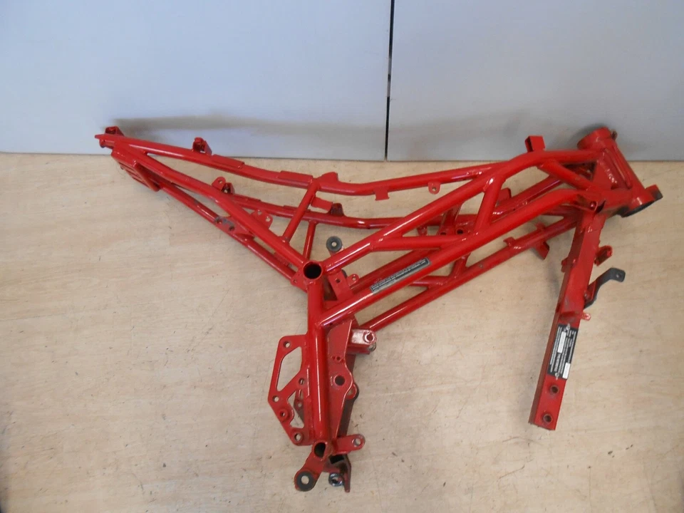 19 20 22 21 2021 Benelli TNT 135 cuadro principal chasis pista de carreras acrobacias recto Foto 3 de 4