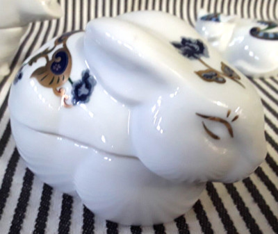ELIZABETH ARDEN CHINOISERIE COLLECTION SLEEPING BUNNY RABBIT CANDLE TRINKET BOX