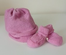 Baby hat and booties, knitted in natural merino wool, hand made 3 - 6 months