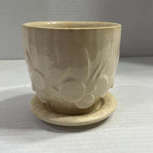 MCCOY POTTERY 4" WHITE SAND DOLLAR POT AND SAUCER