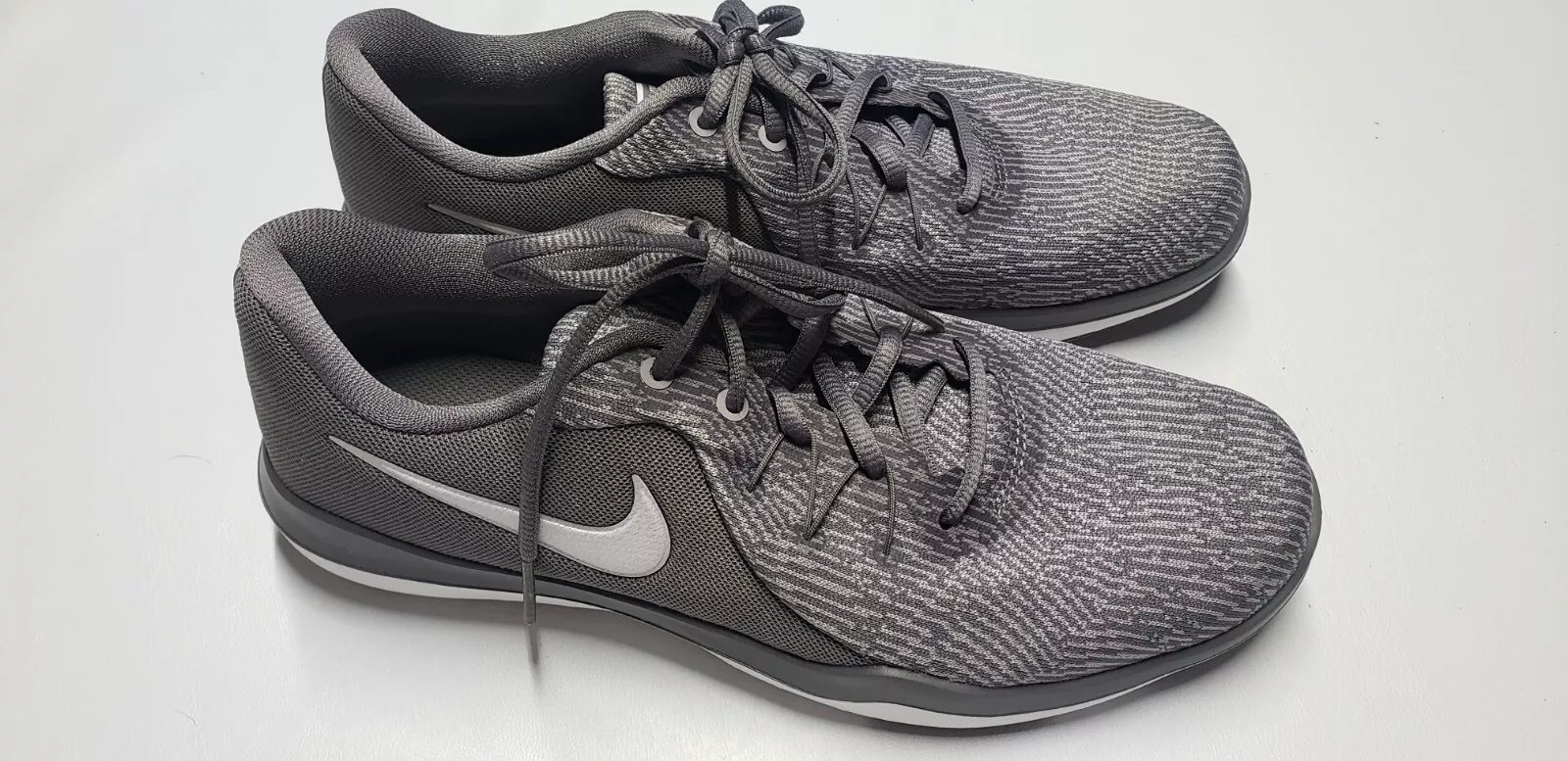 Chaussures de tennis d'entraînement Nike Flex Supreme TR6 pour femme 9,5 W gris course athlétique 