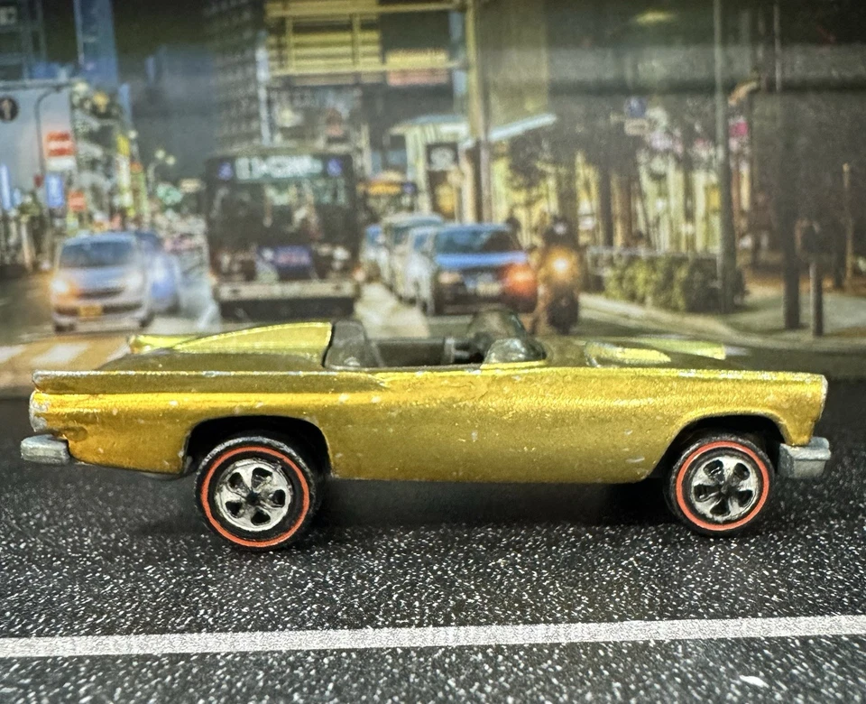Hot Wheels Redline 1969 Classic ‘57 T-Bird Gold With Brown Interior VG Condition - Image 4 of 4