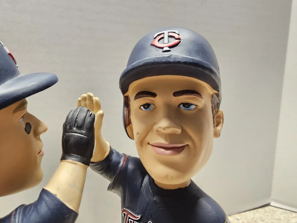 Joe Mauer & Justin Morneau Minnesota Twins MLB 2013 SGA Bobblehead M&M Boys Foto 2 de 4