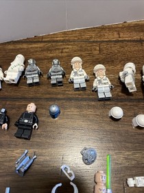 LEGO &reg; - Star Wars &trade; - Set 75146 - sw0765 Minifigure Pieces Lot Incomplete