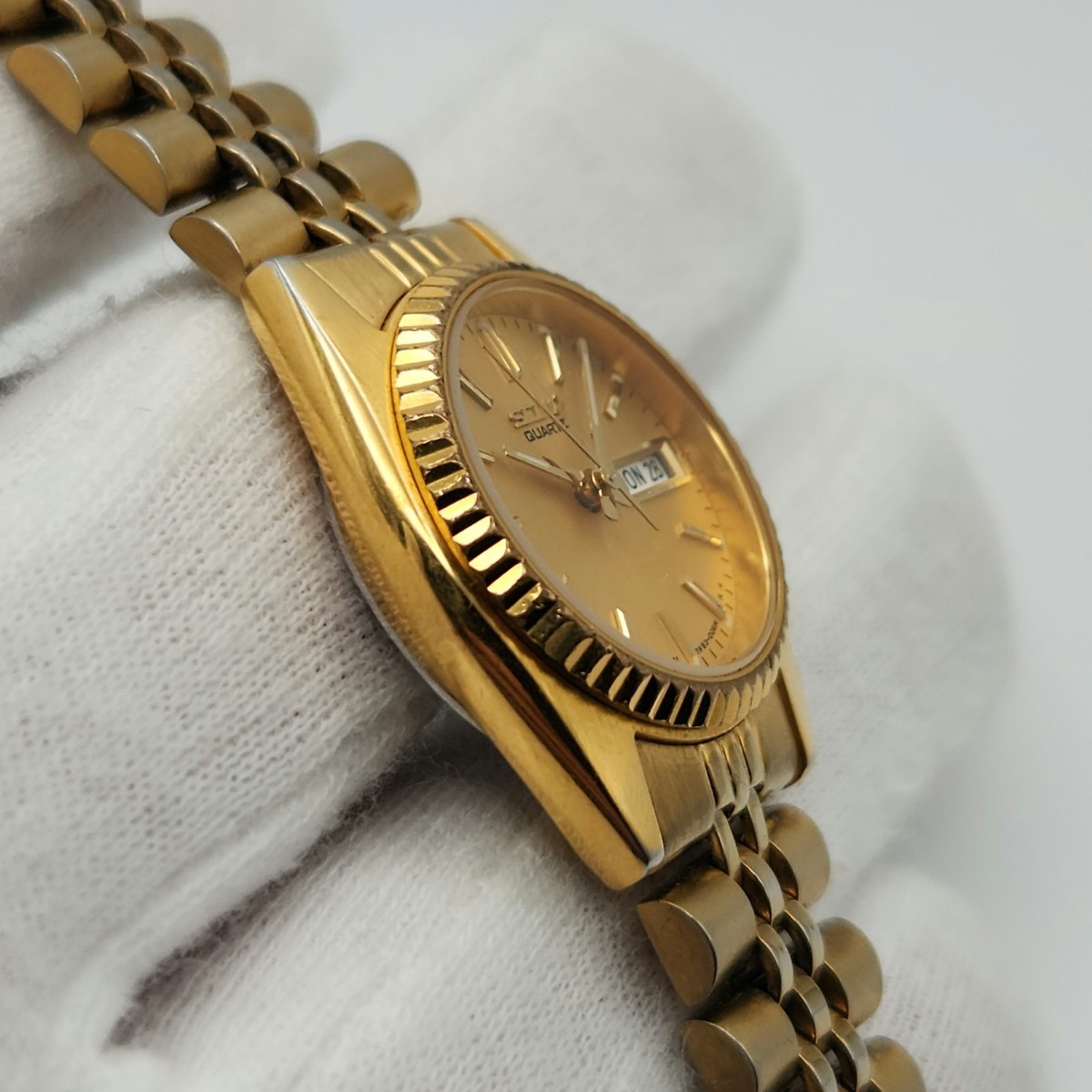 Seiko Ladies Day/Date Gold Tone Quartz Watch 7N83-0041 - FOR PARTS