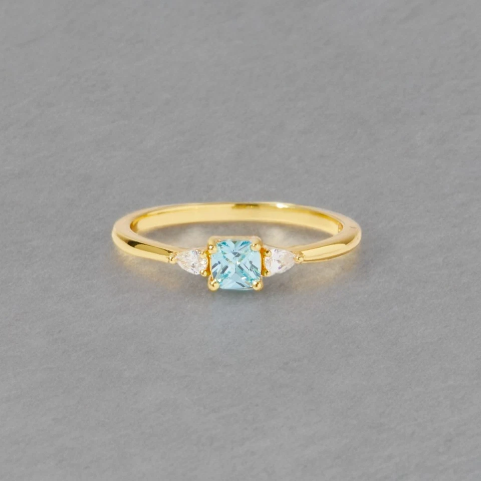 Anillo de aguamarina estilo delicado anillo delgado para mujer anillo de oro amarillo de 10k, 14K y 18K Foto 3 de 4