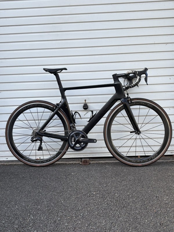 Canyon Aeroad Large – 11-Speed Di2 – Dura-Ace Carbon Wheels + Extra Wheelset