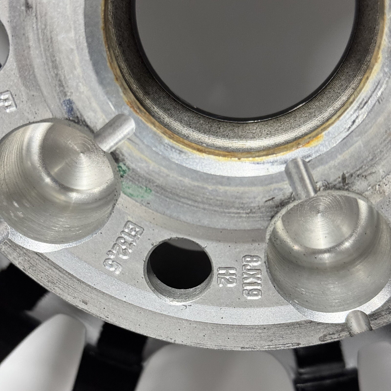 (1) McLaren 570S MACHINED BLACK FRONT Wheel 8JX19” P/N 13B0928CP OEM