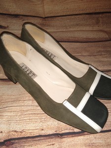 dark green high heel shoes
