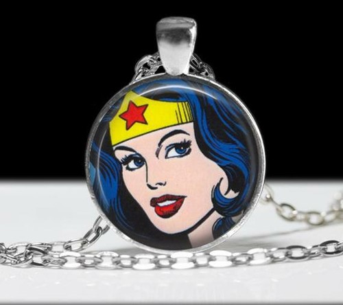 WONDER WOMAN charm pendant 925 Sterling 