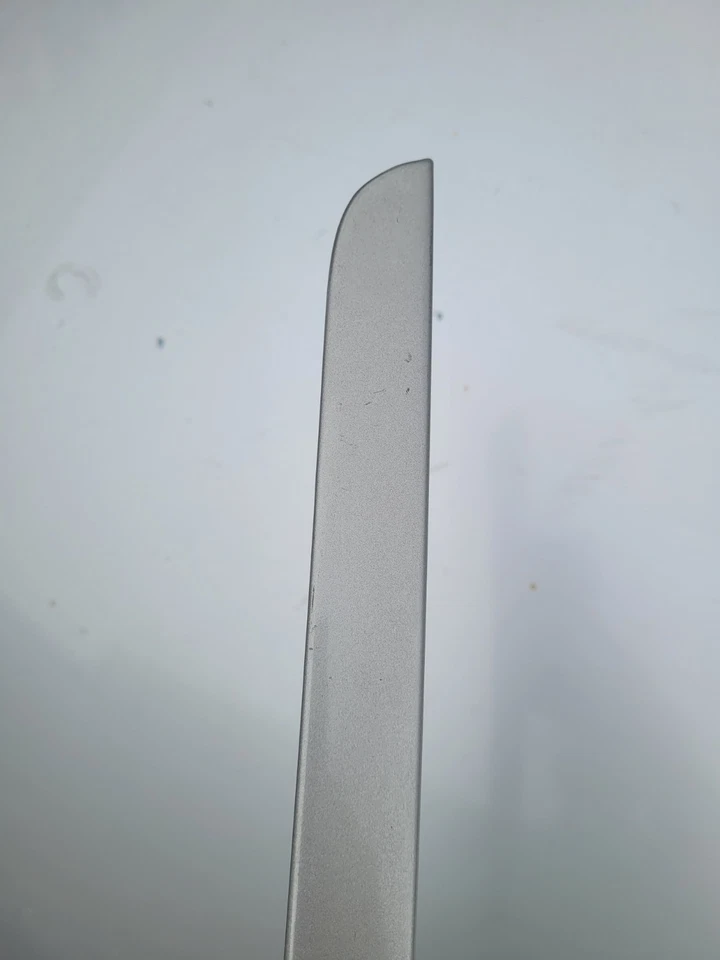 Mercury Marauder 2004 pilar derecho borde de vidrio código de color JP plateado metálico Foto 3 de 4