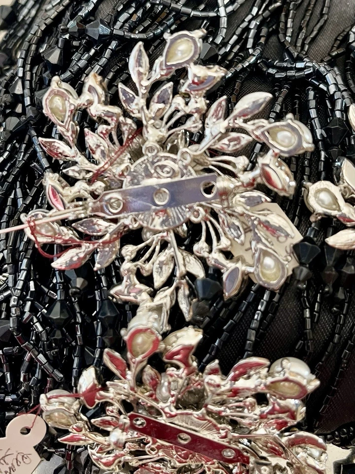 Broche plateado imitación perlas y cristal estampado floral nuevo con etiquetas Foto 4 de 4